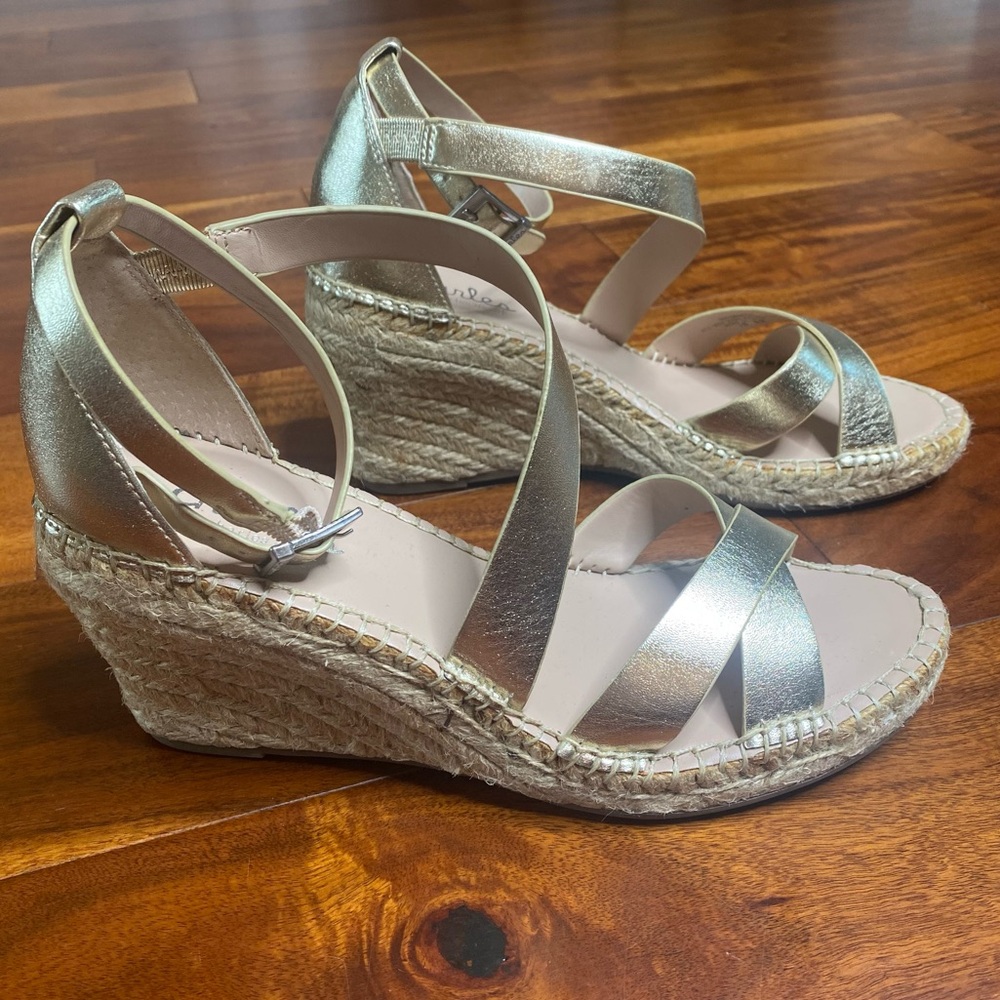 GUC Women’s Size 8M, Charles By Charles David Gold Wedge Strappy Sandals